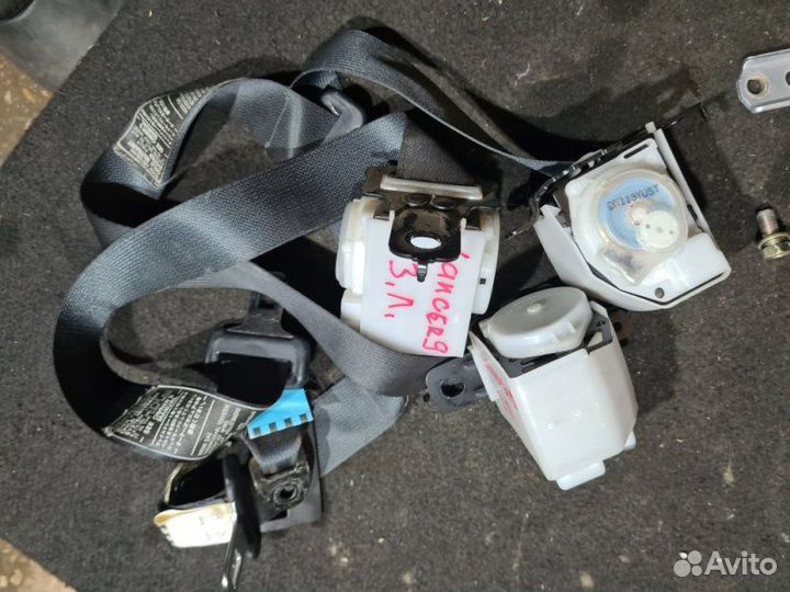 Ремень безопасности задний Mitsubishi Lancer 9