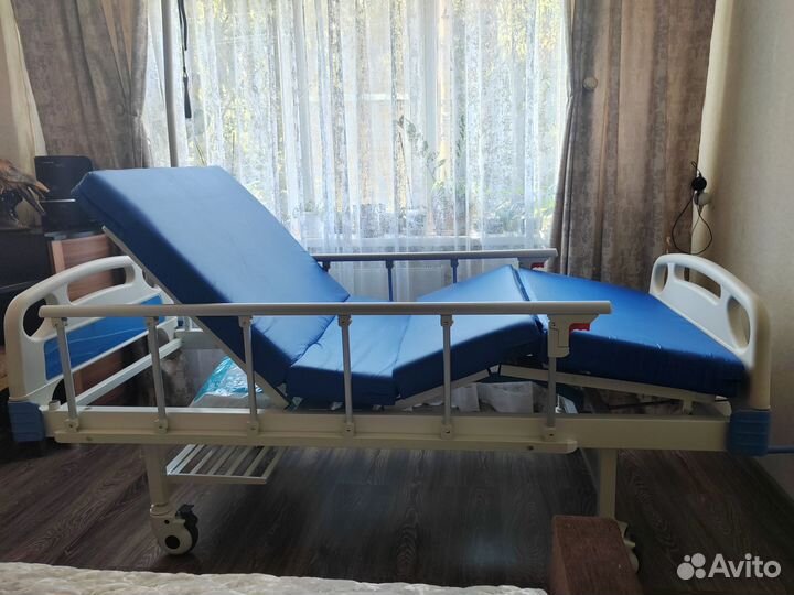 Медицинская кровать для лежачих больных