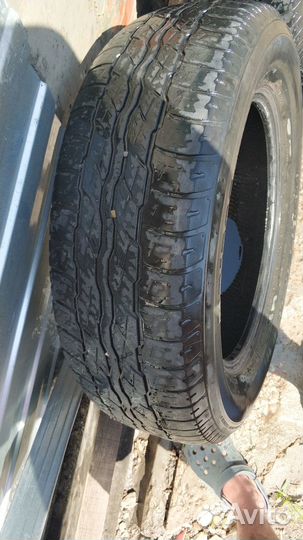 Bridgestone Dueler H/T 687 225/65 R17