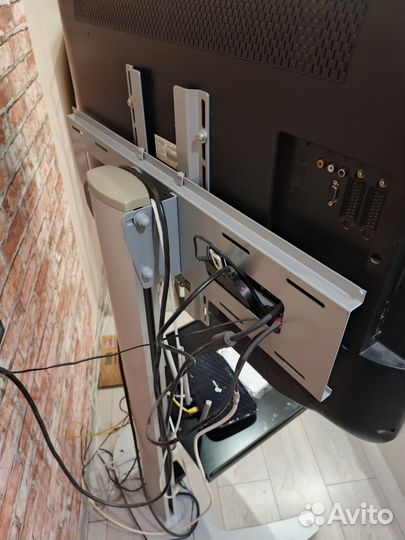 Стойка для телевизора напольная