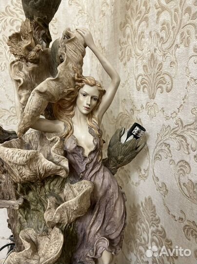 Статуэтка фонтан-светильник «Нимфа»