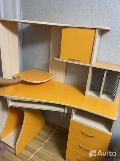 Компьютерный стол