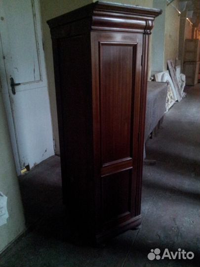 Картоньер, книжный шкаф