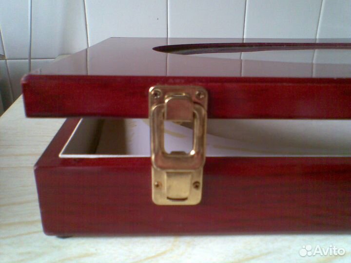 Коробка подарочная с окном