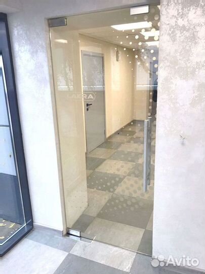 Стеклянные двери на заказ