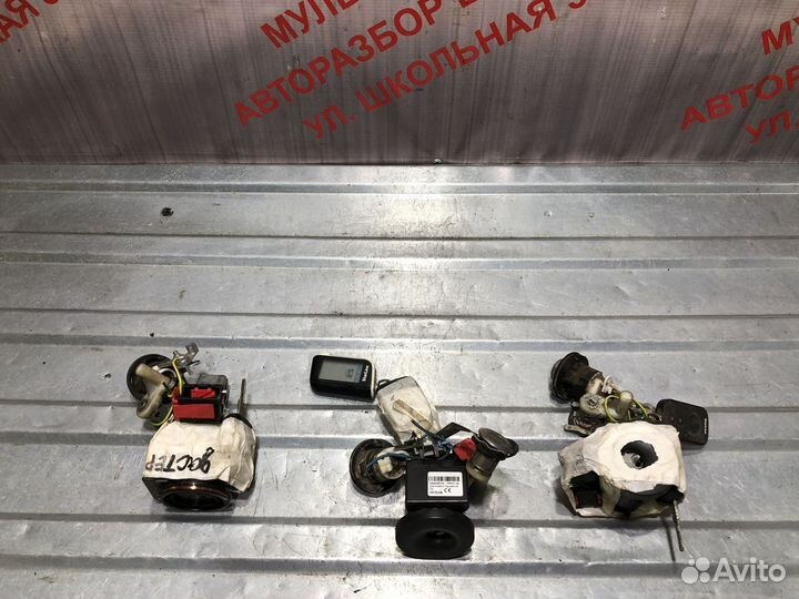 Замок зажигания,двери,багажника / ключ Дастер 1