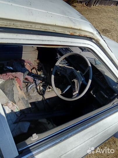 Nissan Bluebird 2.0 МТ, 1989, битый, 3 520 км