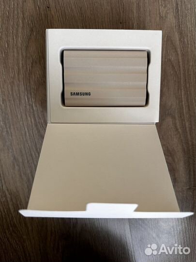 Жесткий диск samsung t7 shield portable ss 1 Tb