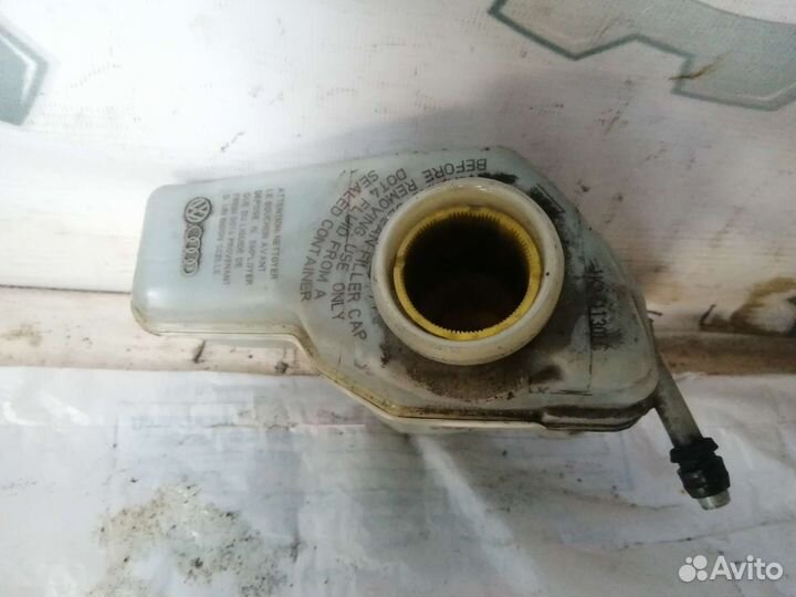 Бачок тормозной жидкости Skoda Octavia A5, 1.8