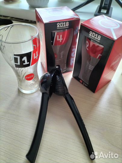 Два бокала Coca-Cola