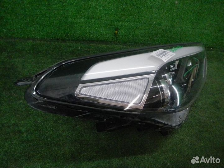 Фара правая Hyundai Tucson