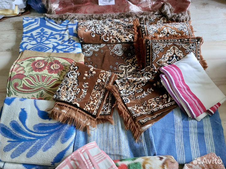 Матрас, покрывало, одеяло, подушки