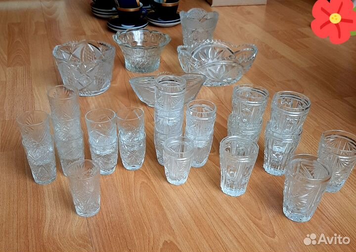 Фарфоровая посуда и хрусталь