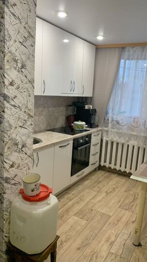 2-к. квартира, 49 м², 1/2 эт.