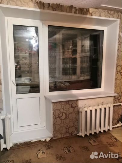 Пластиковая дверь с окном