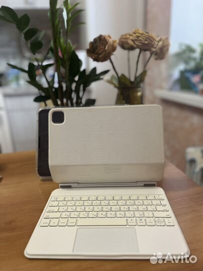 Клавиатура для iPad Air/Pro 11 Apple Magic Key 2