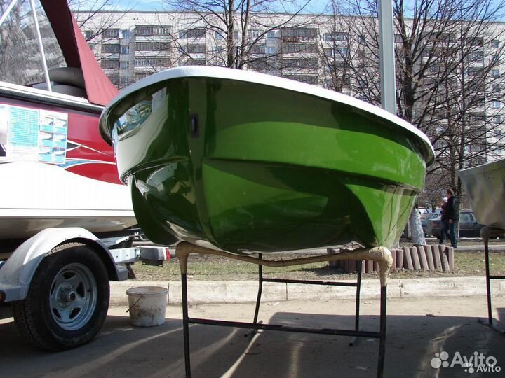Пластиковая лодка