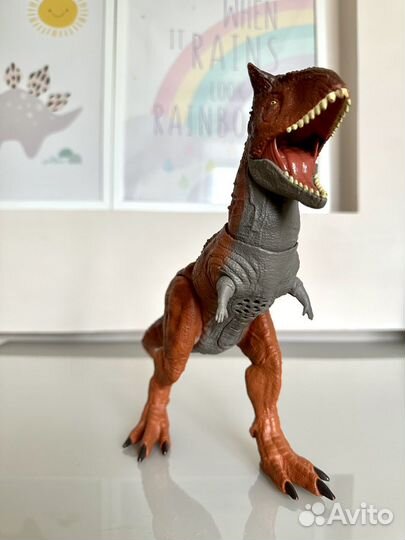 Карнотавр Jurassic world