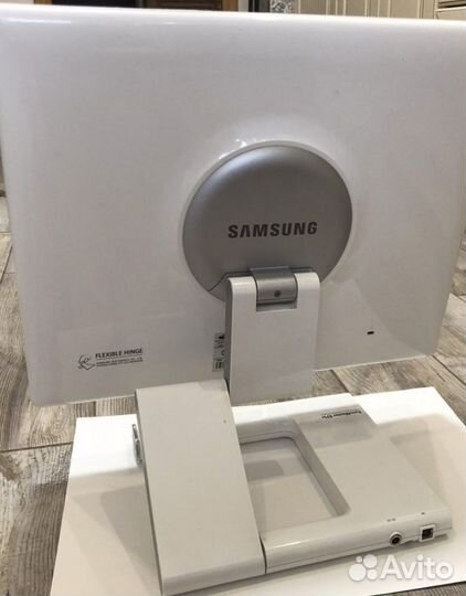 Монитор Samsung