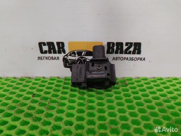 Выключатель концевой Land Rover Freelander