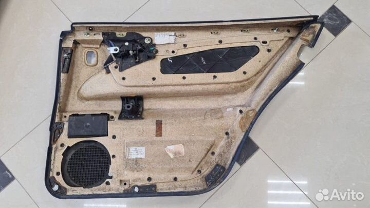 Обшивки дверей задние задние Mercedes-Benz E200