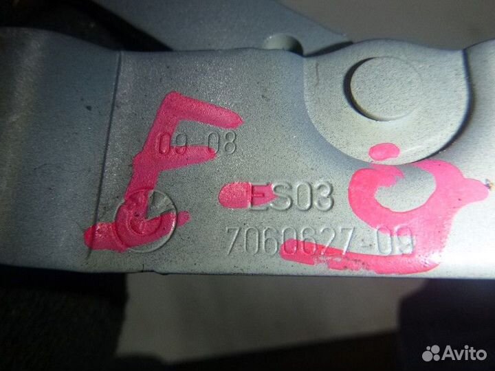 Петля крышки багажника BMW E90/E91 2005