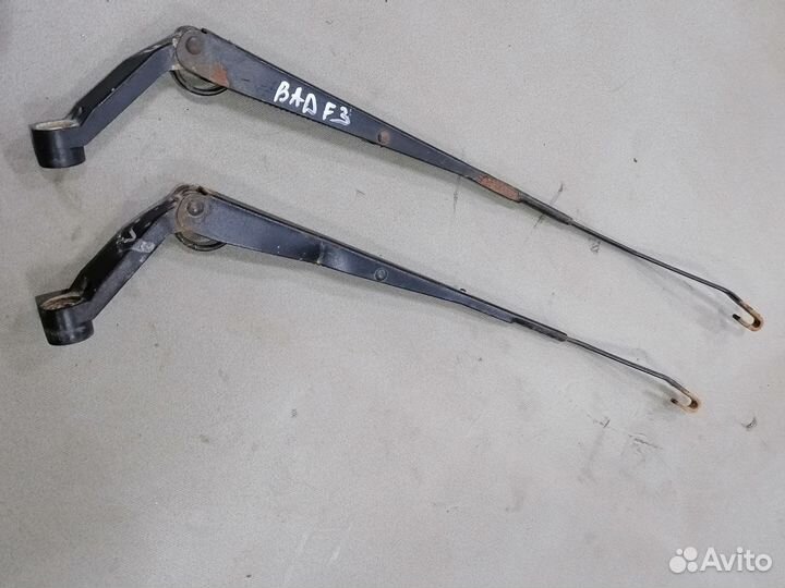 Поводок стеклоочистителя передний BYD F3 2005-13