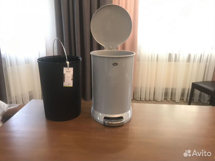 Мусорное ведро с педалью