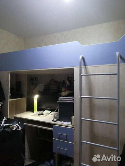Кровать двухьярусная