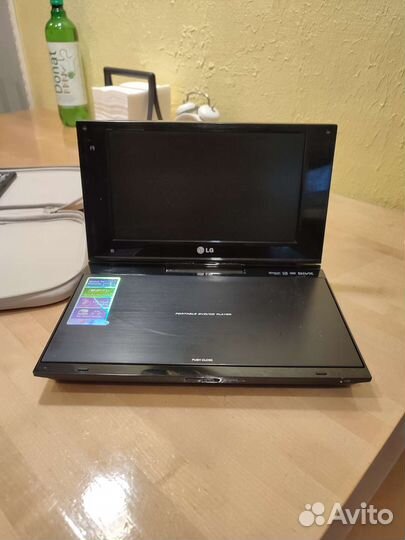 Портативный видеопроигрыватель