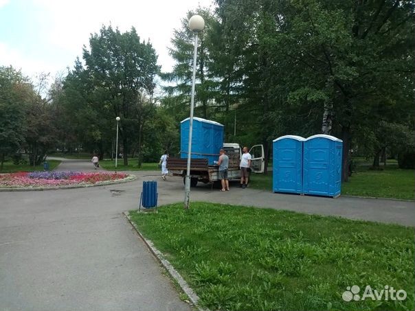 Новые туалетные кабины из качественного пластика