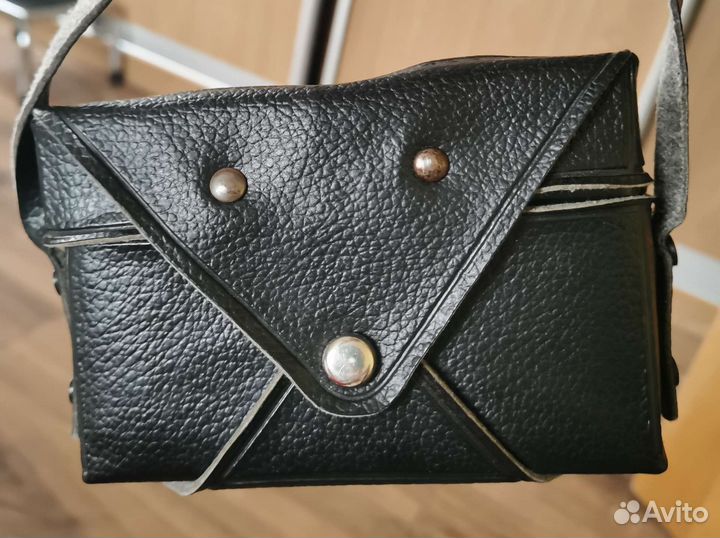 Плёночный фотоаппарат Эликон 35