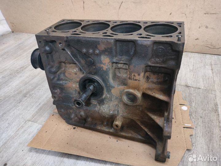 Блок двигателя Volkswagen Golf 4 AZD 2002