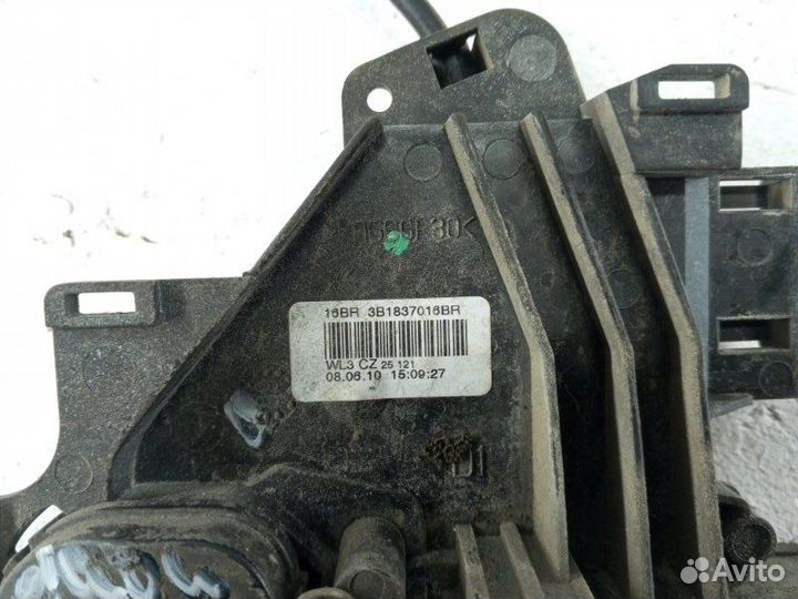 Замок двери передний правый Skoda Fabia 1.2 cgpa