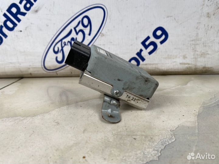 Блок управления топливным насосом Subaru B9