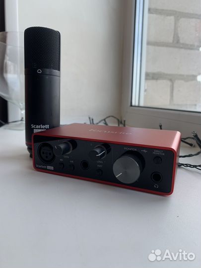 Внешняя звуковая карта Focusrite и микрофон