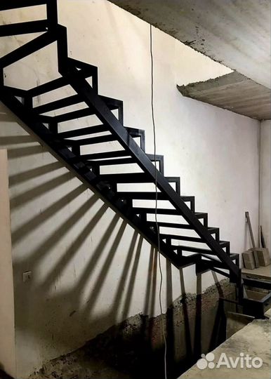 Лестница на металлокаркасе. От производителя