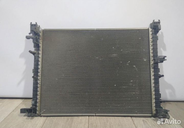 Радиатор охлаждения бу Renault Kaptur OEM 21410804