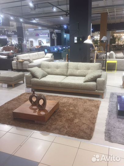 Диван прямой раскладной на ножках массив дуба