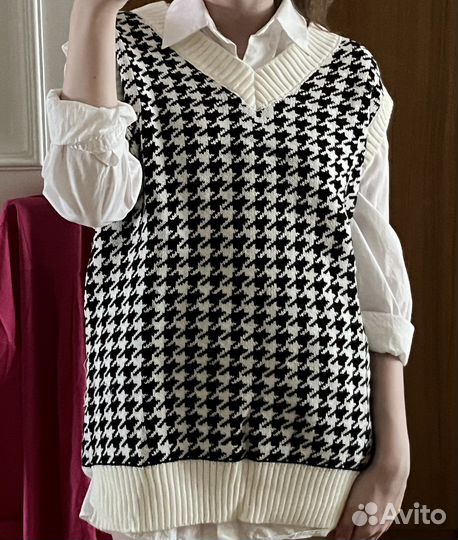 Жилет вязаный женский