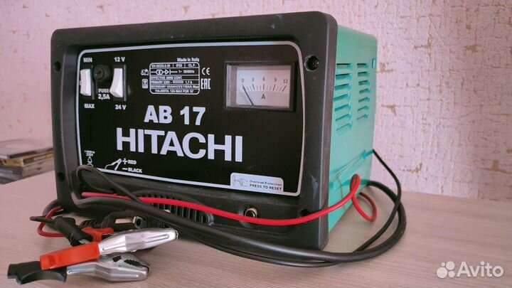 Автомобильное зарядное устройство Hitachi AB17