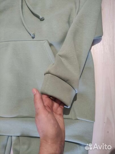 Женский спортивный костюм