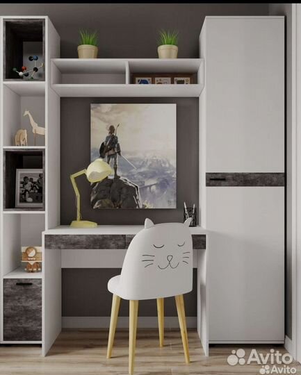 Стол письменный с ящиками