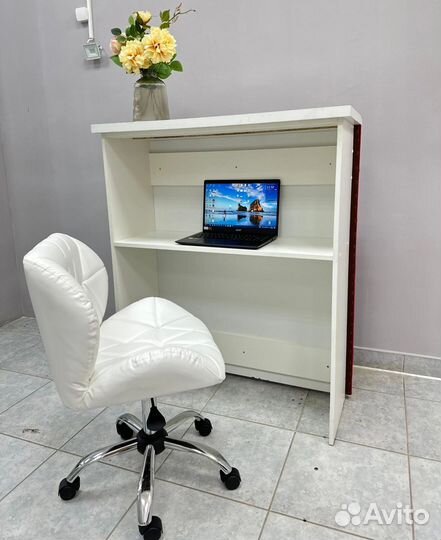 Кассовая стойка ресепшн