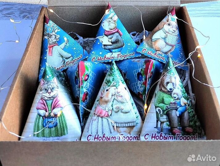 Коробочки-треугольники с предсказаниями