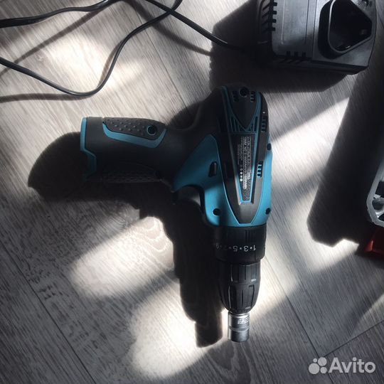 Шуруповерт makita 12v