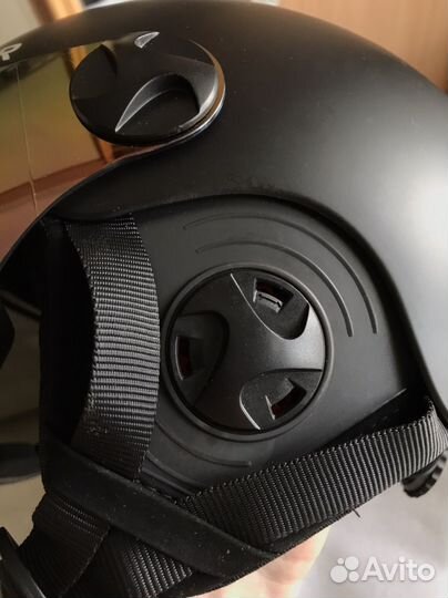 Горнолыжный шлем