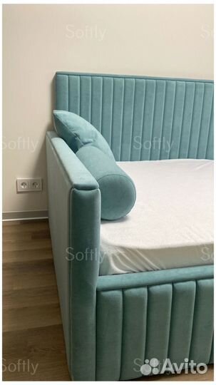 Детская кровать с мягкой спинкой