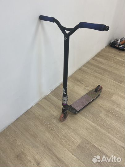 Трюковой самокат кастом в парк