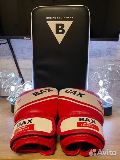 Боксерские перчатки BAX и тренировочный снаряд
